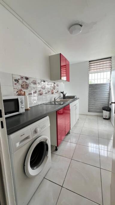 Appartement Proche Aeroport Au Rez-De-Chaussee 레자빔 외부 사진